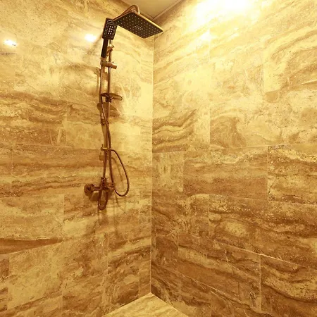 Cardak House Gazde/Camere de închiriat *